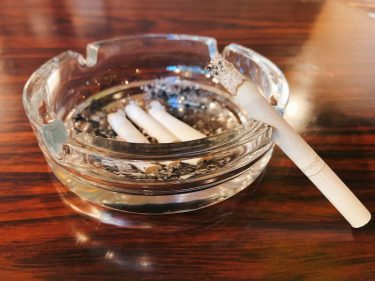 【朗報】恵比寿で美味しく”タバコ”が吸える場所あったぞ！